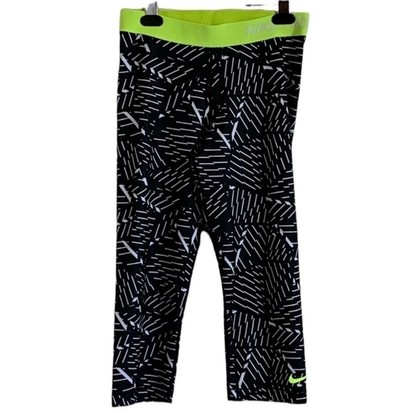 Nike Pro Tight Fit Training Capri Leggings - Picture 1 of 10